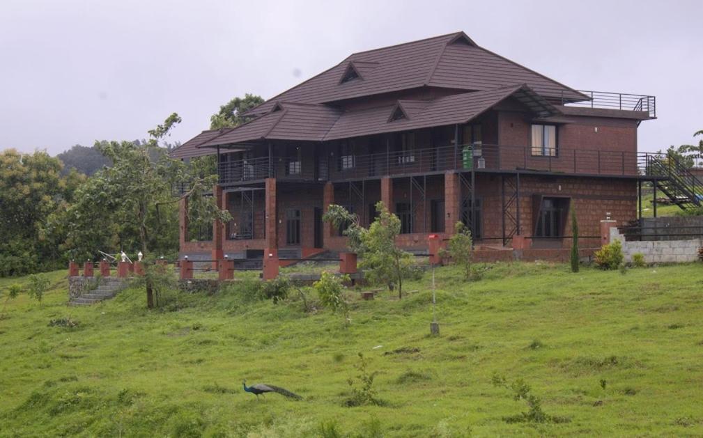 Misty Valley Resort Varagampadi Экстерьер фото