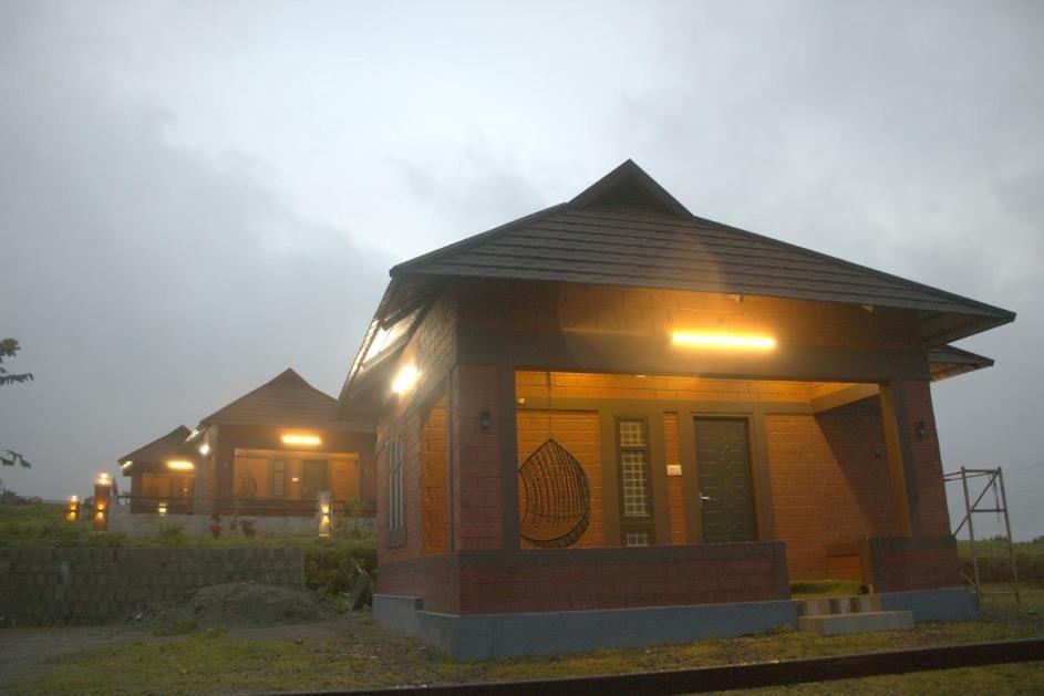 Misty Valley Resort Varagampadi Экстерьер фото